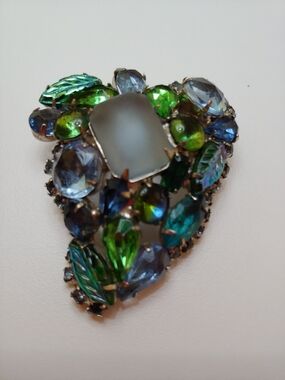 Green and Blue Crystal Teardrop Brooch - Elegant Jewelry Accent